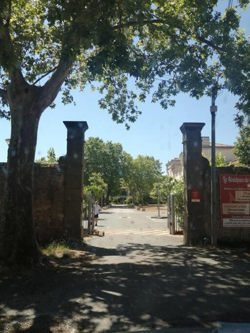Le Soleil D Eugenie Appartement Dans Residence Avec Piscine Commune Pres De Carcassonne Olonzac Екстериор снимка