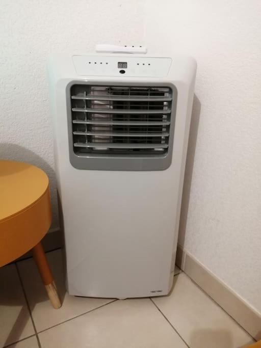 Le Soleil D Eugenie Appartement Dans Residence Avec Piscine Commune Pres De Carcassonne Olonzac Екстериор снимка