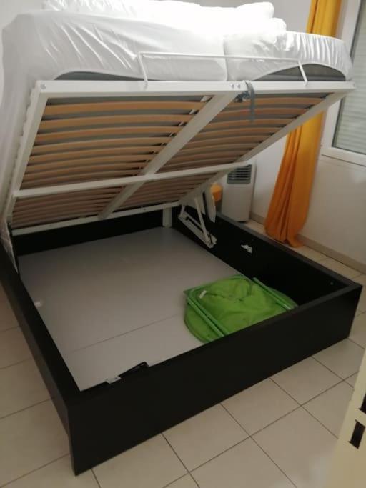Le Soleil D Eugenie Appartement Dans Residence Avec Piscine Commune Pres De Carcassonne Olonzac Екстериор снимка